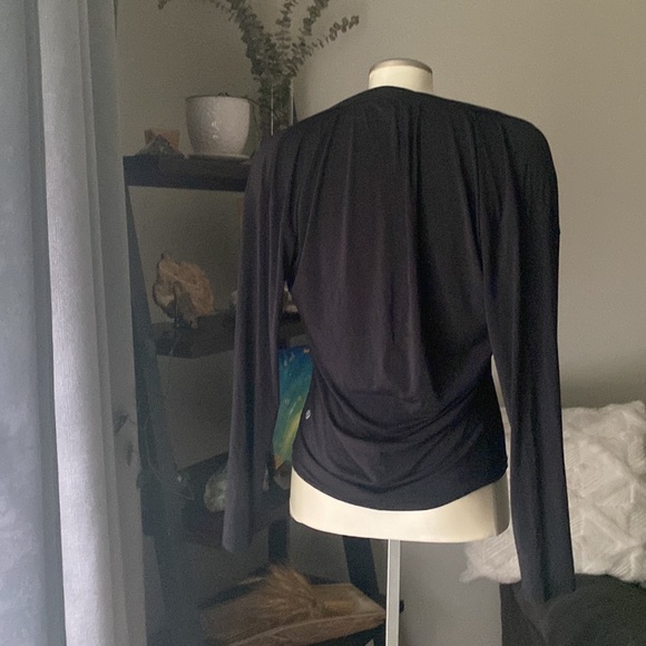 🙆🏼‍♀️ Lululemon 🍋 Deep Stretch Long Sleeve: Size 6 - Picture 3 of 10